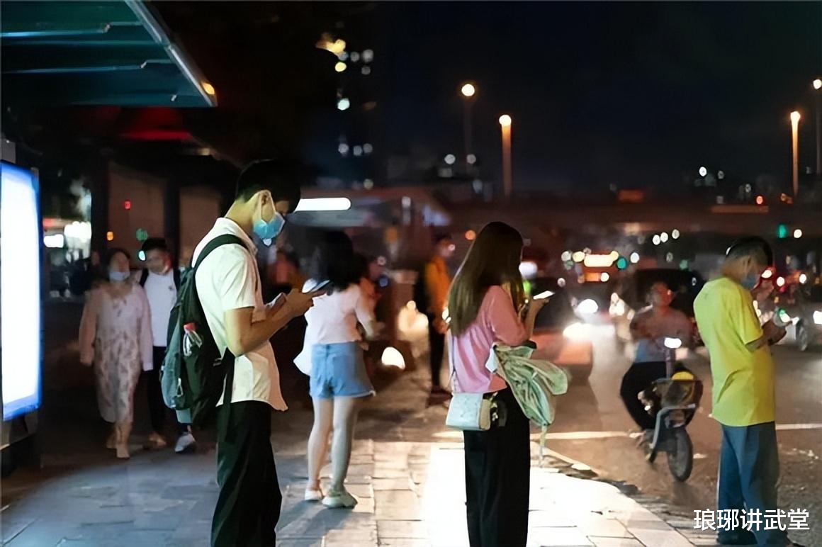 深圳女孩私密视频被疯传，父母全看到，报警后发现更大意外 案例