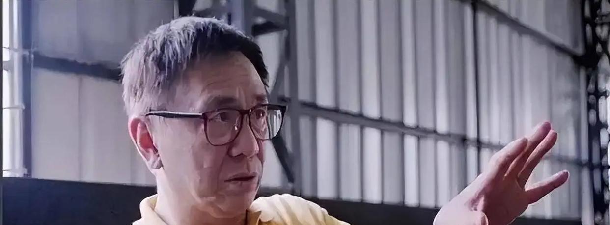 黄霑|一生创作2000多首经典歌曲，被称为香港“旷世鬼才”，他就是黄霑