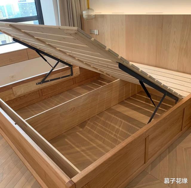 邻居家卧室装修,发现“7个改变”后,反而更高级,拍给大家看看