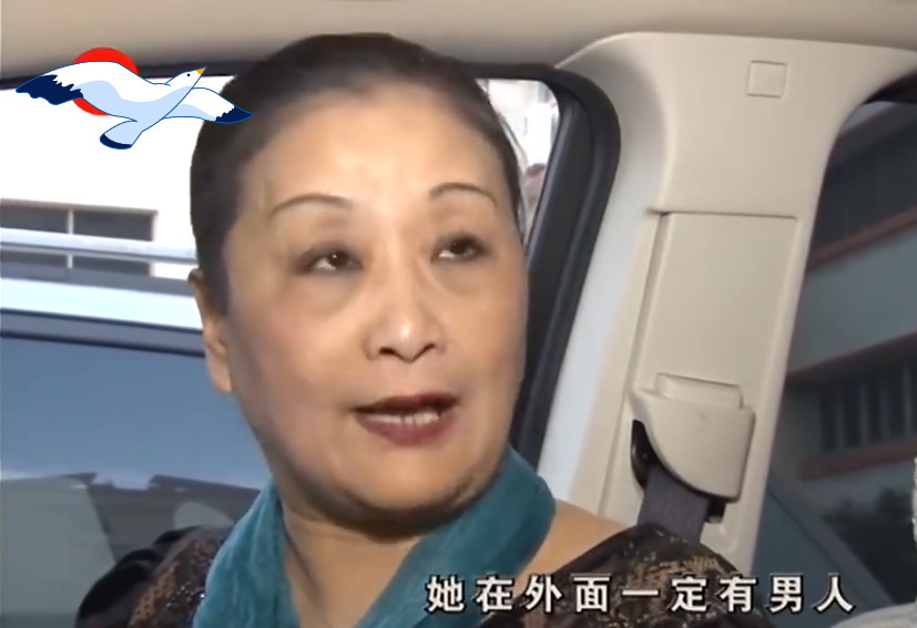 走光|新娘抹胸婚纱脱落，在亲友面前走光，新郎：让我的脸往哪放？