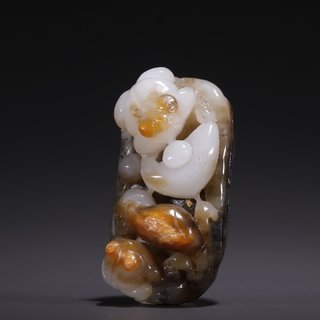 和田玉籽料|旧藏·和田玉籽料招财蛙雕件