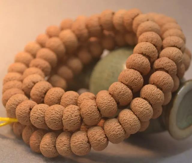 钻石|2022年文玩圈价格跌幅榜单!千万别再高价买入了,都是血和泪啊!