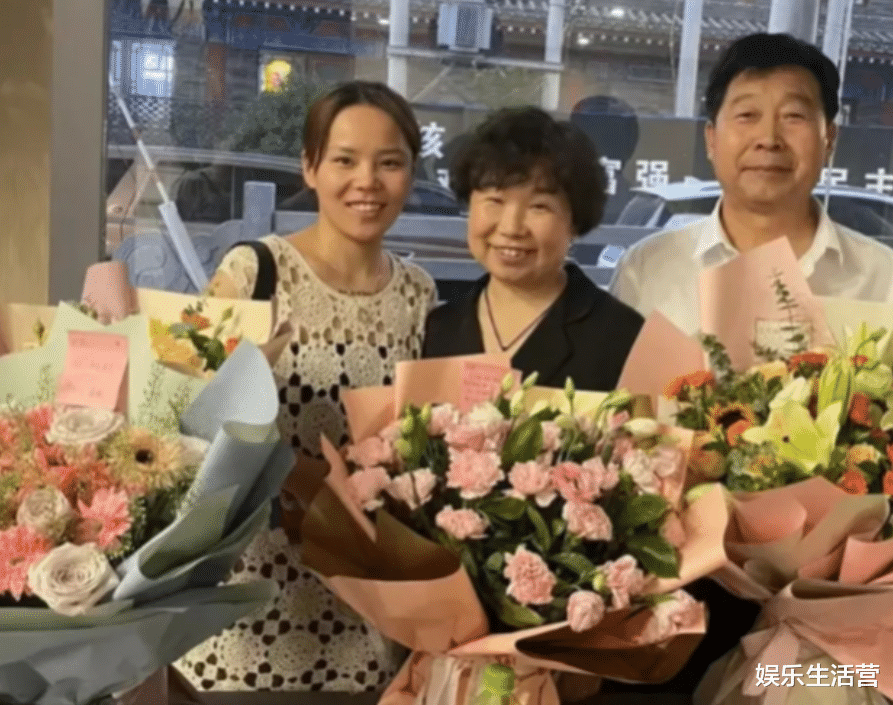 姚策|熊磊晒姚策手写遗嘱，眼睛失神氧气管脱落，网友：摆拍完插回去