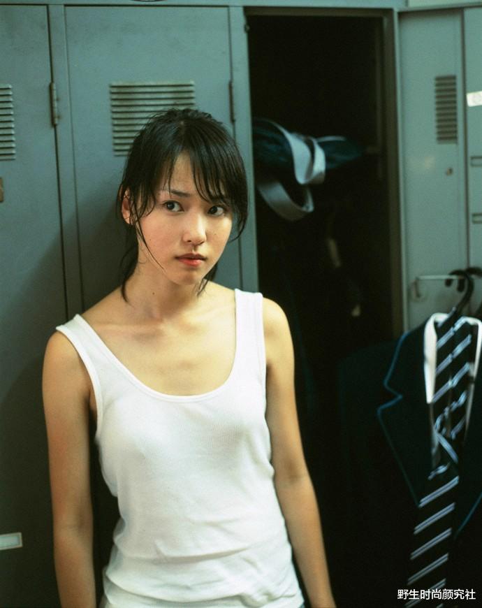 校花|就算笑起来露牙龈，户田惠莉香也能“稳坐”第一校花的交椅