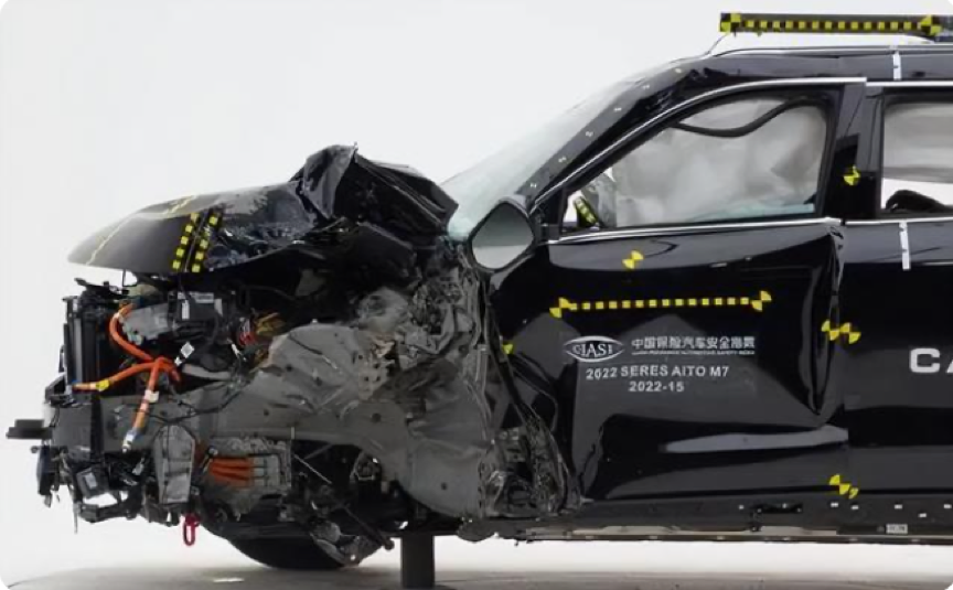 问界M7在碰撞测试中折戟，新能源车型的安全亮起红灯了吗？