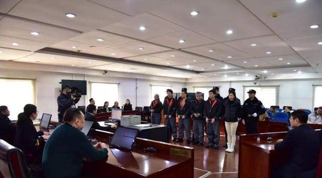 朝阳“女村霸”贾会琴,欺行霸市14年,被捕时高喊:你们抓错人了