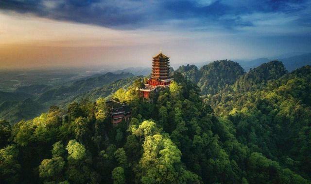 青城山|川渝两个5A景区，联手免门票限时开放，是夏季避暑好去处