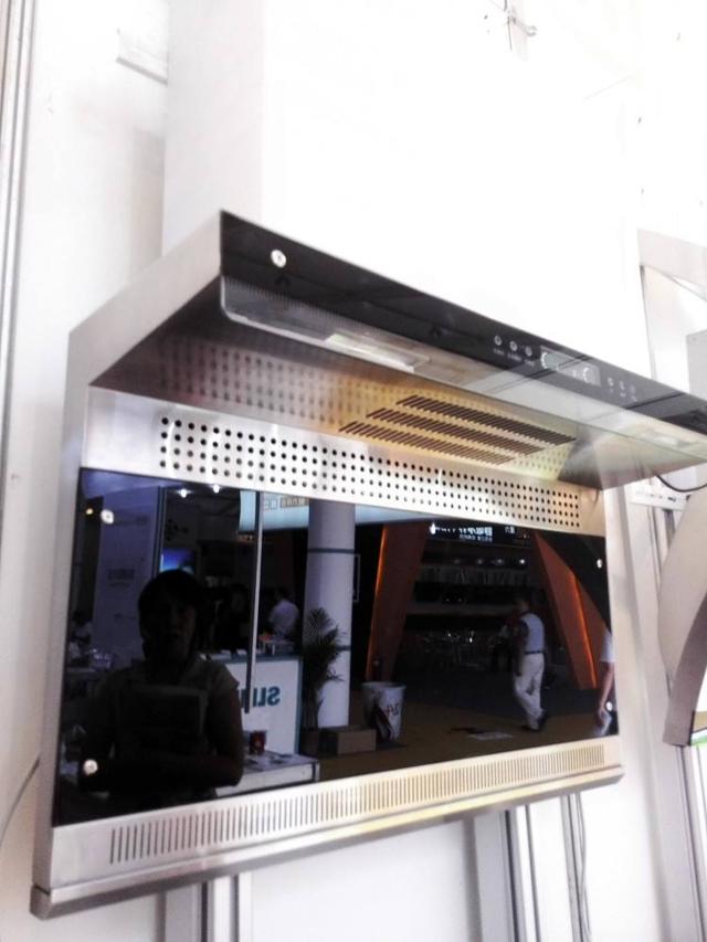 买油烟机,别再纠结顶吸和侧吸了:两种新款式,更适合中餐