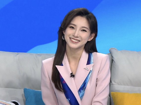 央视春晚|央视春晚主持人在忙啥？马凡舒参与冬奥转播，撒贝宁担任火炬手