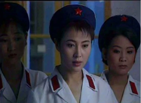 于小慧|演员于小慧:没出月子被迫离家,单亲妈妈35年,风光背后有眼泪