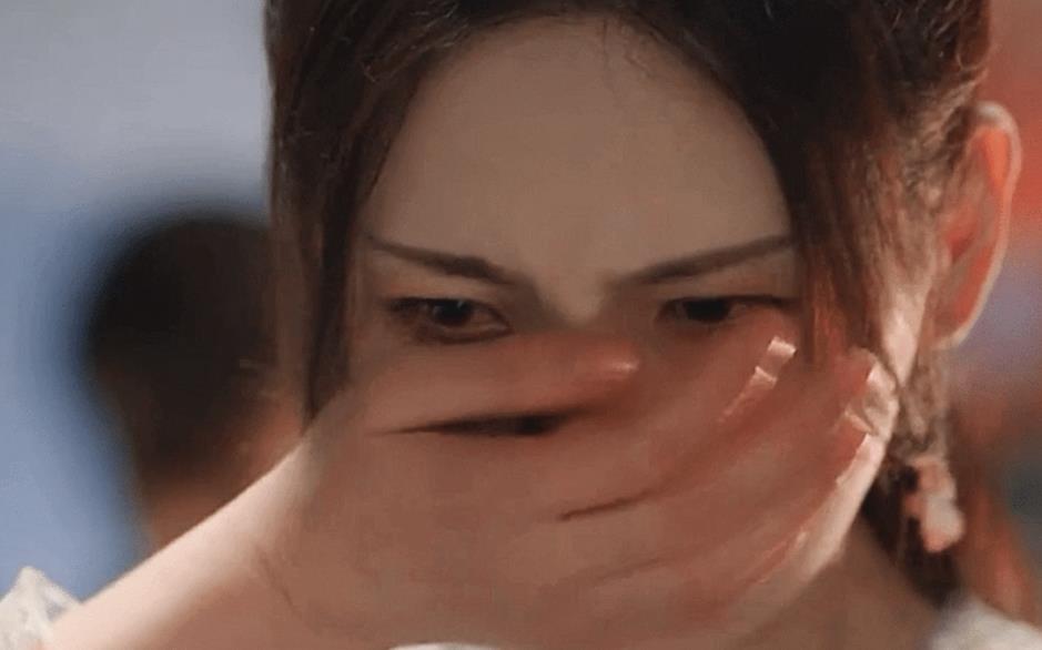 杨超越|哭都不会哭,还当什么演员?