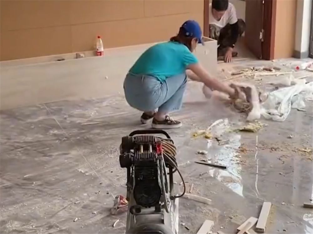 农村夫妻放弃在城市买房,回乡下改造160㎡破旧老房,装修挺时髦