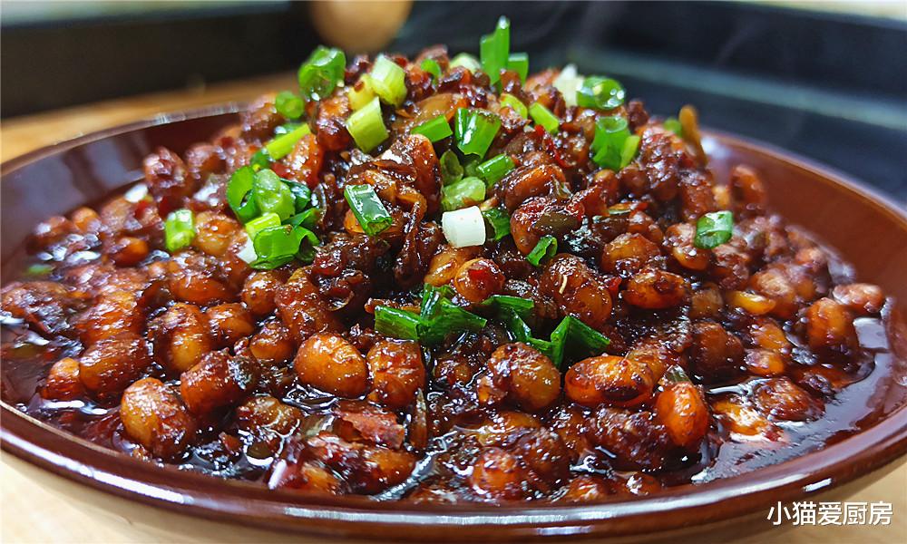 这样做黄豆酱，香辣开胃，一次做2斤可以吃1个月，特别下饭解馋