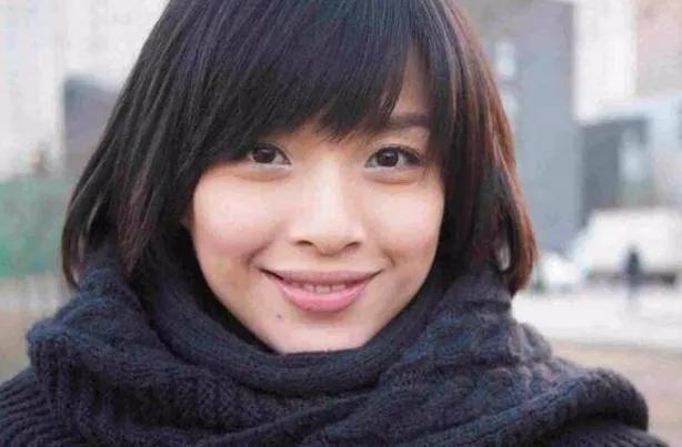 李佳|李佳，错嫁富商，爱上靳东，二婚遇初婚，40岁生2胎被丈夫宠上天