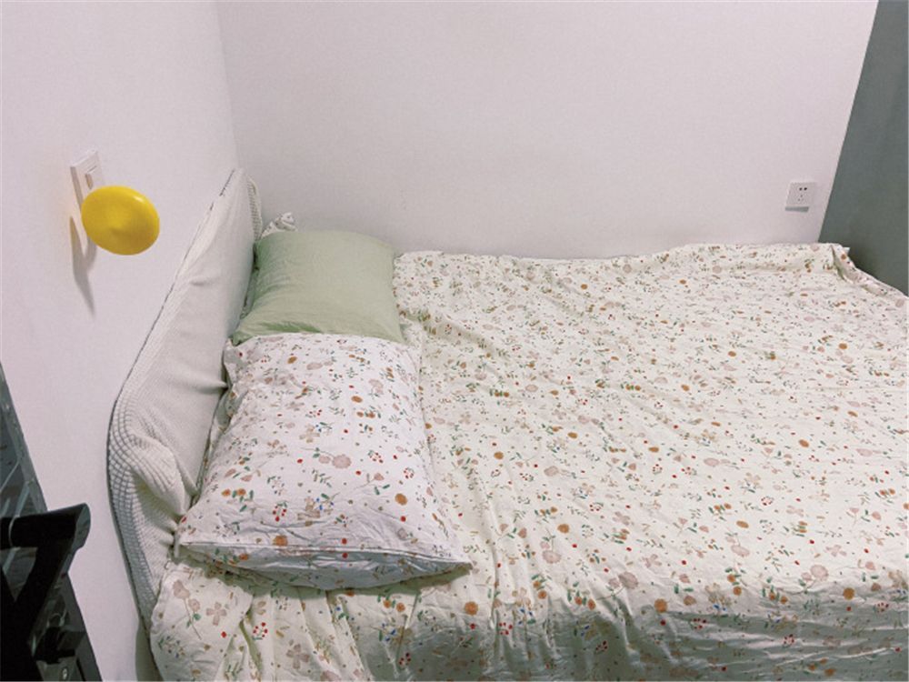 仅8㎡的蜗居小卧室,被她收拾得井井有条,网友:想住进去