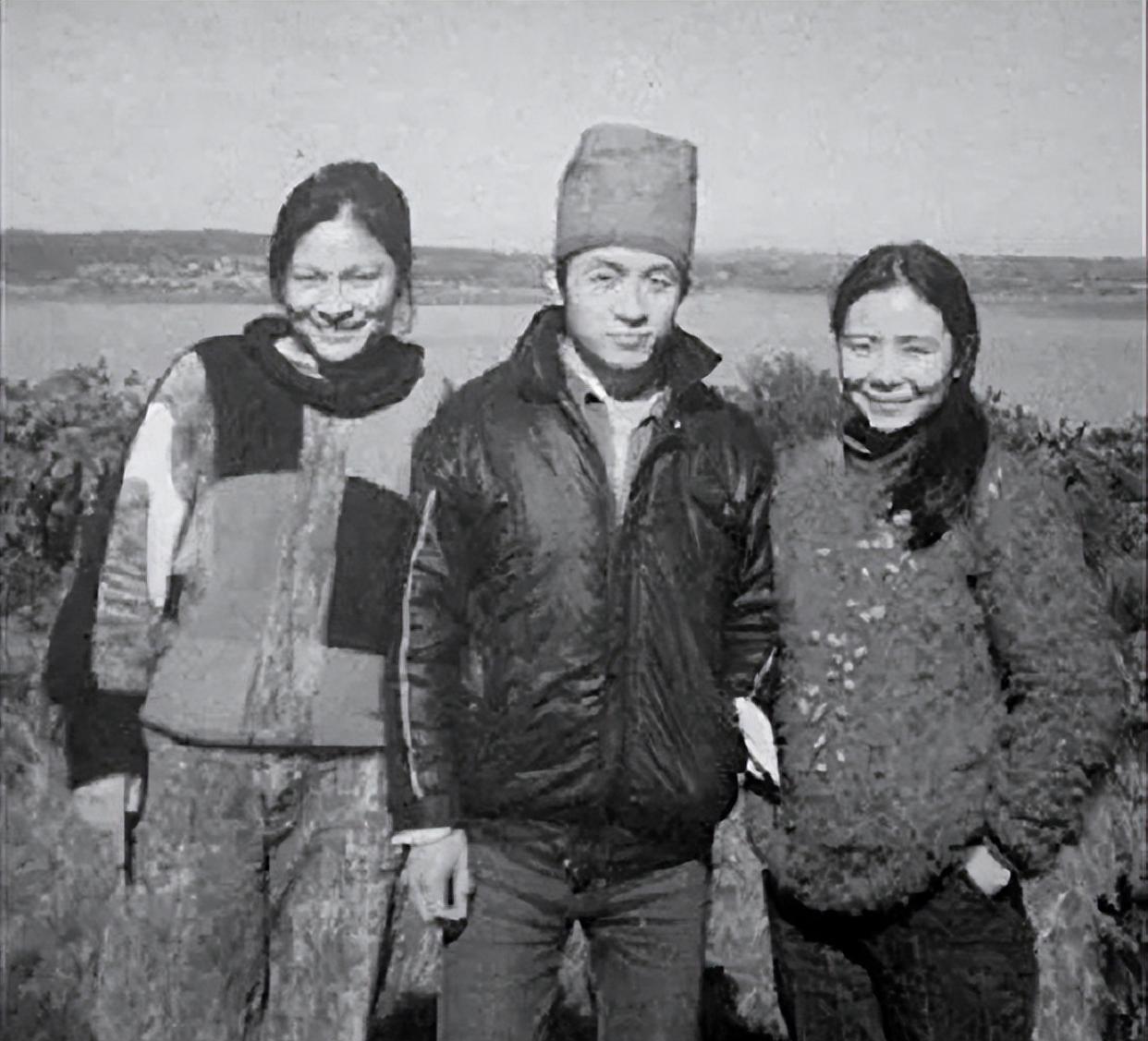 顾城生前拒绝抚养儿子,杀妻自尽前给儿子留下遗书:愿你别太像我