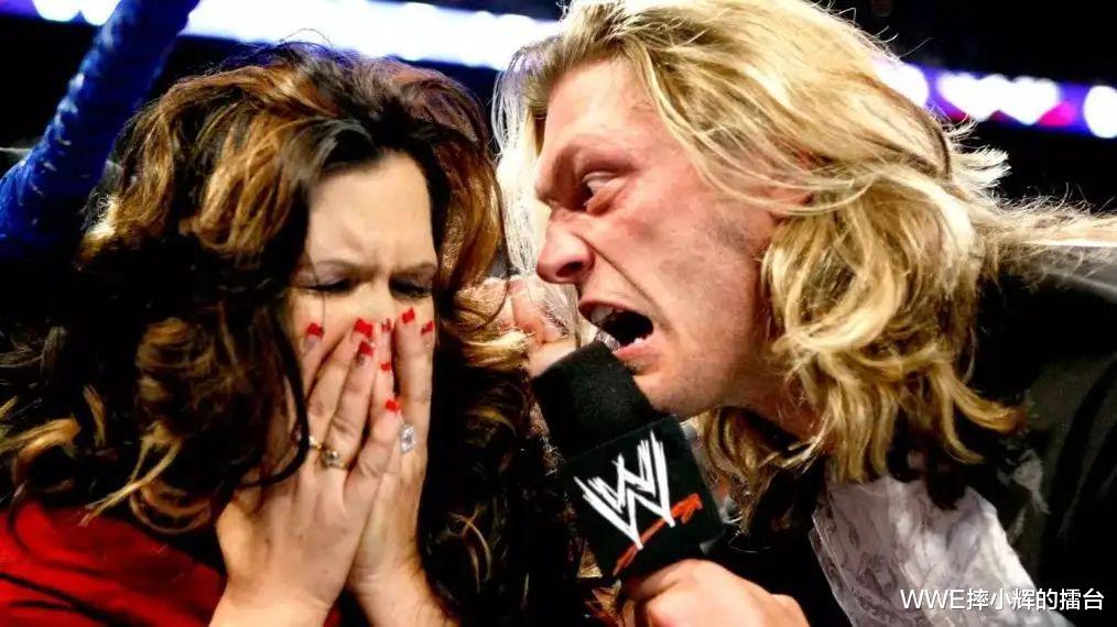 wwe|WWE与AEW两大经纪人惊喜互动！保罗与肥琪共忆当年共事情怀！