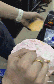 耳机|“工地里捡的耳机,连喇叭都没有,为啥有人出价4位数想收购?