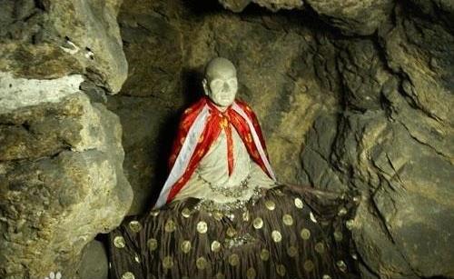 法海|白蛇传故事中，青蛇除了叫小青外，其实还有个很唯美的正式名字