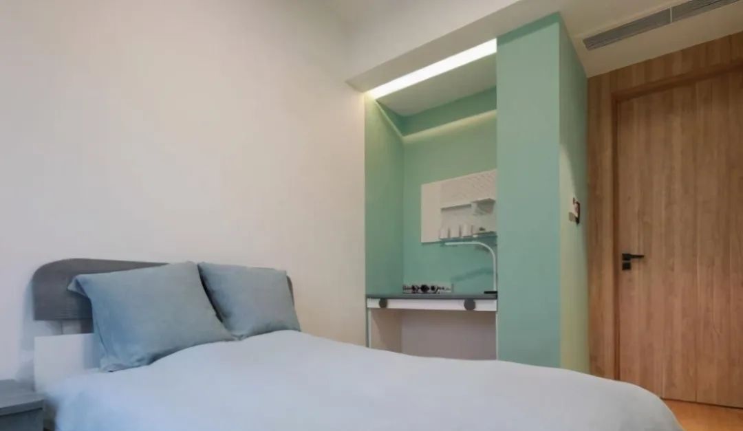 130平简却很贵的新房,进门就把人迷住了,没做电视墙也很漂亮