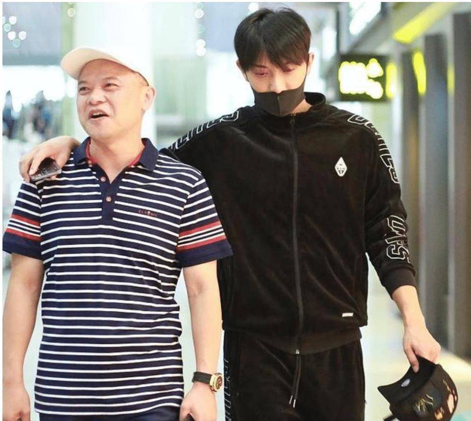 家产|黄子韬父亲意外离世享年52岁，独子继承百亿家产