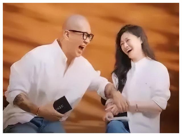 大S|大s发长文吐槽汪小菲,网友:体面人又开始体面了?