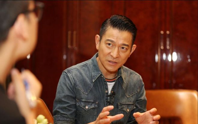 刘德华|刘德华：我二十多年没打开过别人送的红包，收到就直接都捐出去了