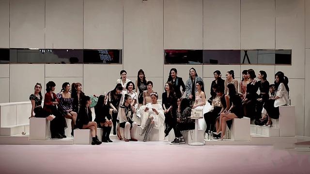 春晚|《乘风破浪的姐姐》：三个女人一台戏，那三十个女人呢？