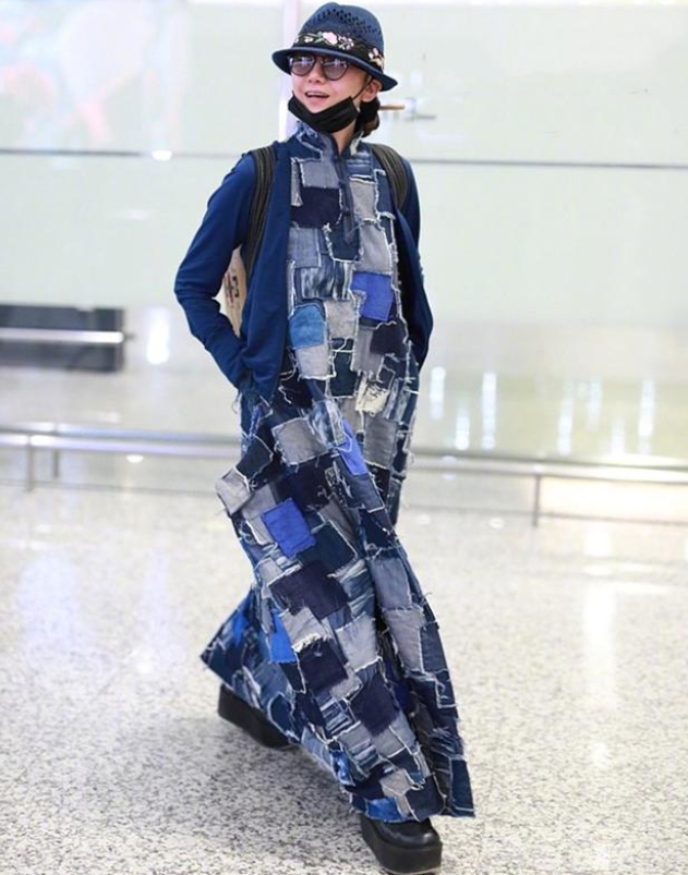 杨丽萍|杨丽萍真是不老妖精!穿“破衣烂衫”不仅不显土,意外高级又洋气