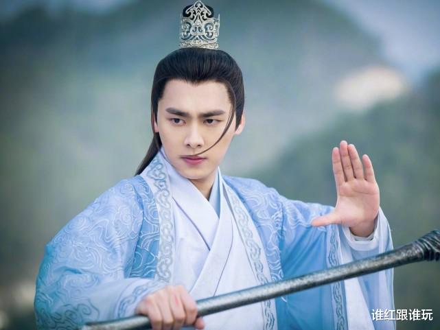 李易峰|《镜双城》开播，34岁李易峰依旧古装美男，陈钰琪或许这次能火！