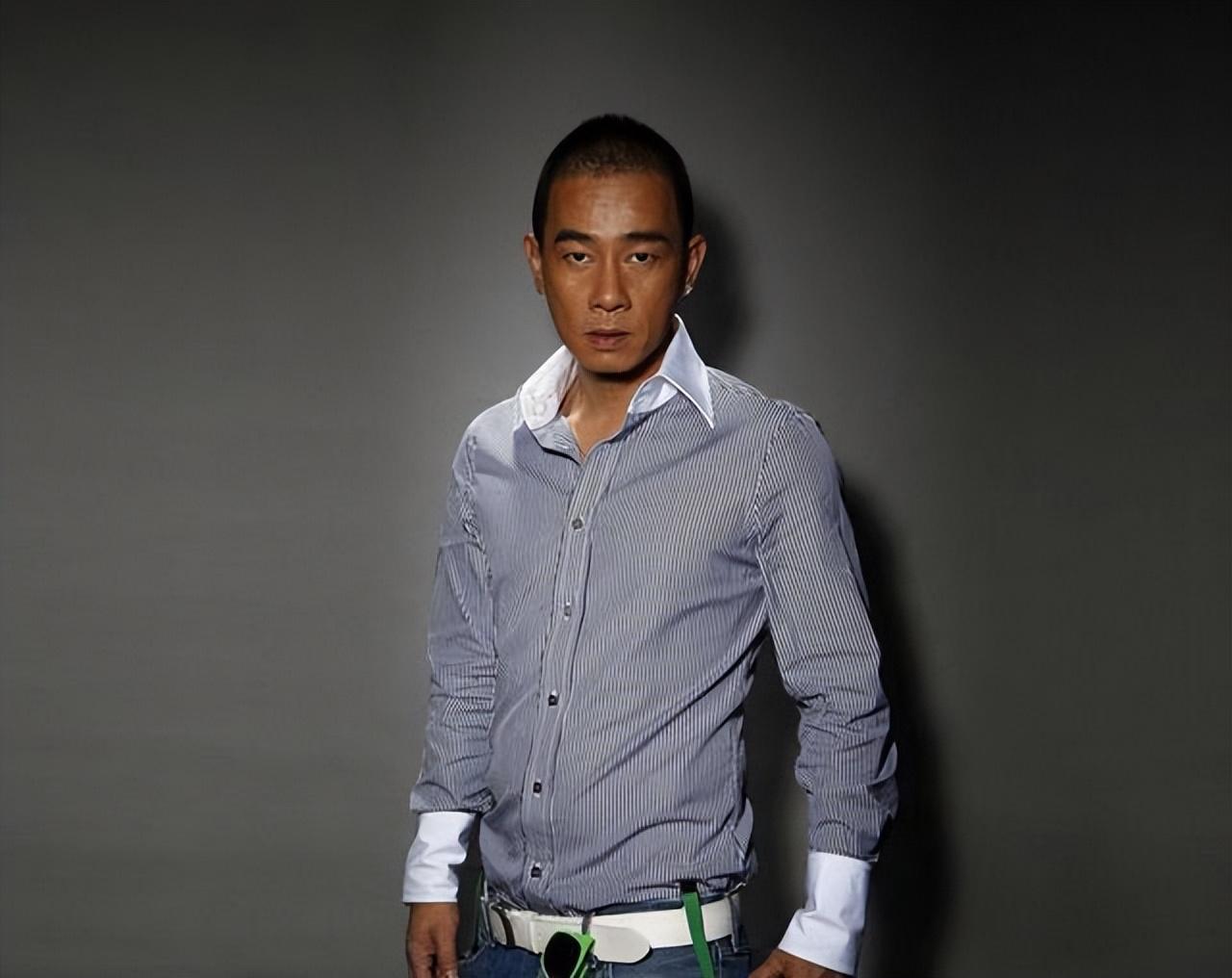 陈小春|陈小春：用尽全力找不回被3000元卖掉的弟弟