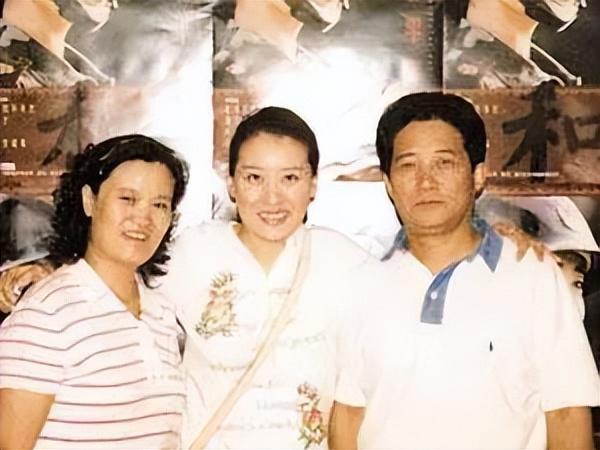 谭晶|军旅歌手谭晶:丈夫是科学家,37岁才做妈妈,事业家庭两不误