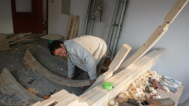 一天300元却请不到装修工！装修工人说出了心声，太现实了！