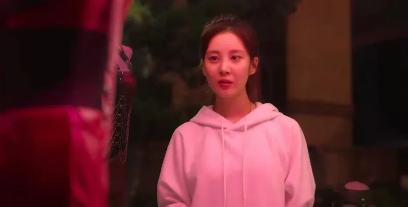 宁德|Netflix《解禁男女》谁能拒绝“狗狗”男友?猎奇视角看爱的三角理论