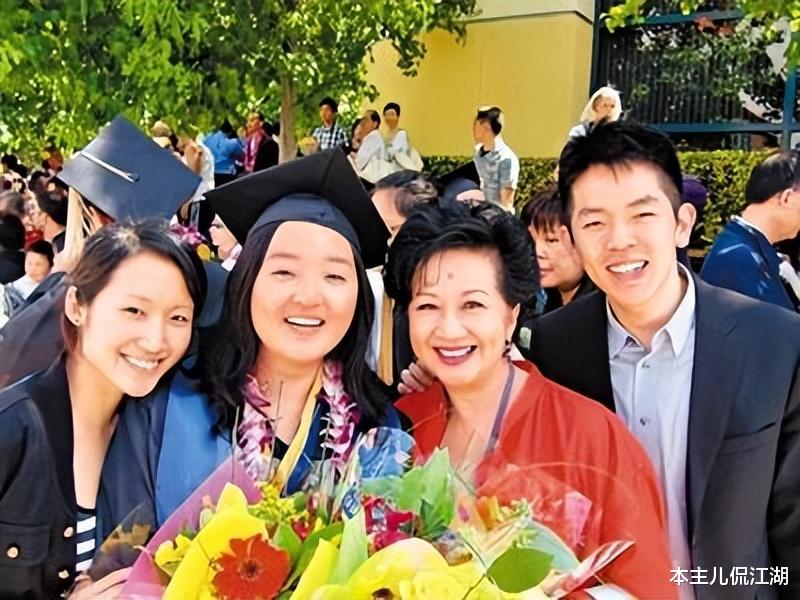 |薛家燕：被婆婆赶出家门，独自养大3个孩子，和小17岁男友只恋爱不结婚