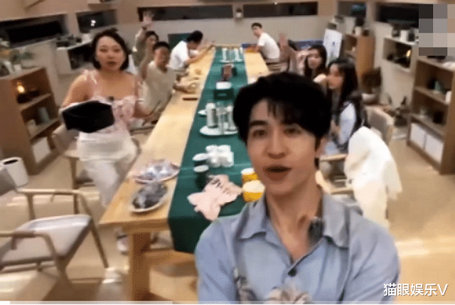 尹浩宇|《五十公里桃花坞2》遭全剧透？嘉宾直播太实诚，被称“小漏勺”