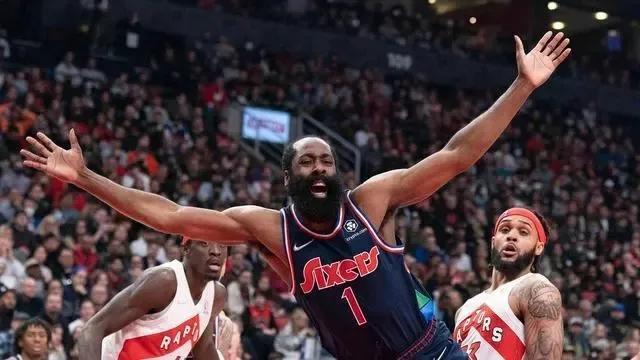 热火队|热火1-0拿下开门红！恩比德缺席巴特勒喊话哈登你们拿什么和我争