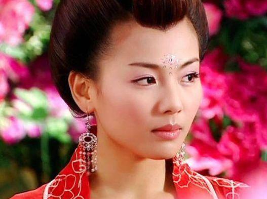 杨幂|真是爱疯了她们的“水晶妆”，杨幂夕瑶难超越，刘涛美成第一人！