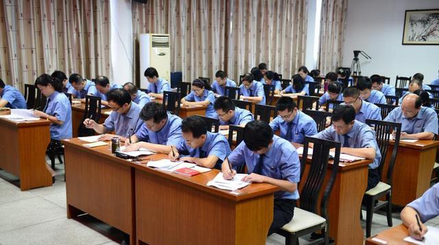 求职|“无编制”公务员悄然兴起，待遇不输正式工，福利待遇也颇为丰厚