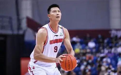 广东男篮|广东为何惨败？不怪杜锋，500万悍将让人失望，朱芳雨两签约成败笔