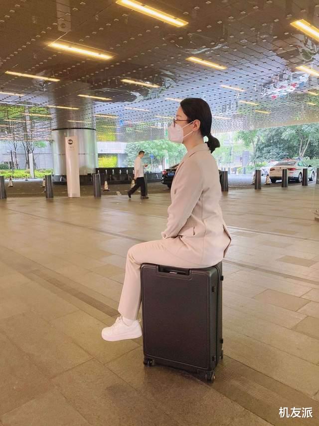 地平线8号城市脉搏拉杆箱:始于颜值,陷于设计