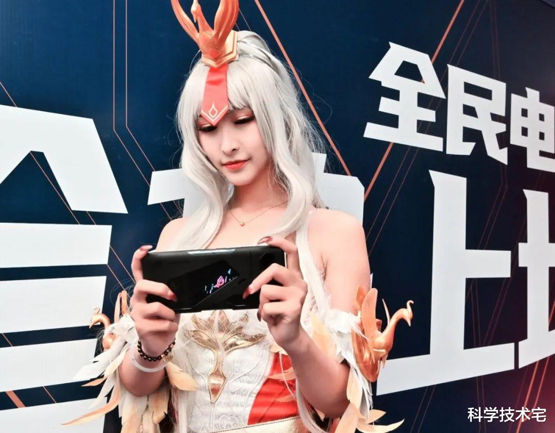 小米科技|新骁龙8、2K屏幕、120W充电，小米黑鲨5S Pro将至？