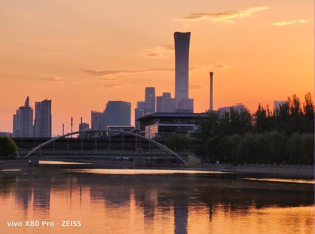 苹果|您认为国产手机与苹果手机哪个拍照功能更好？
