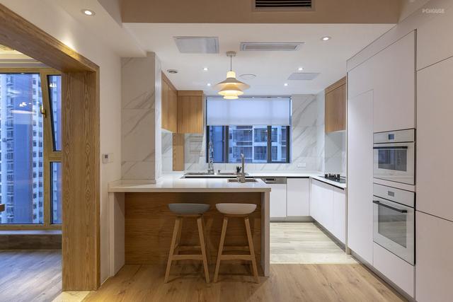 120平米简约原木风格，暖系灯光，照亮生活的美感