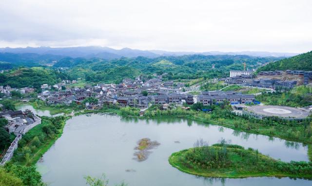 贵阳|西南这座省会城市,夏季平均气温不到25,以避暑为旅游宣传口号