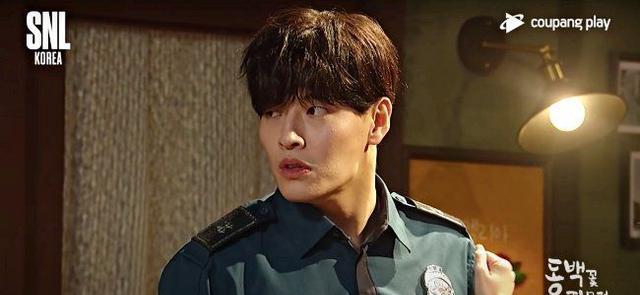 姜河那|恶搞《山茶花》孔晓振吻戏！姜河那被伸舌头索吻，崩溃吼：我爱你