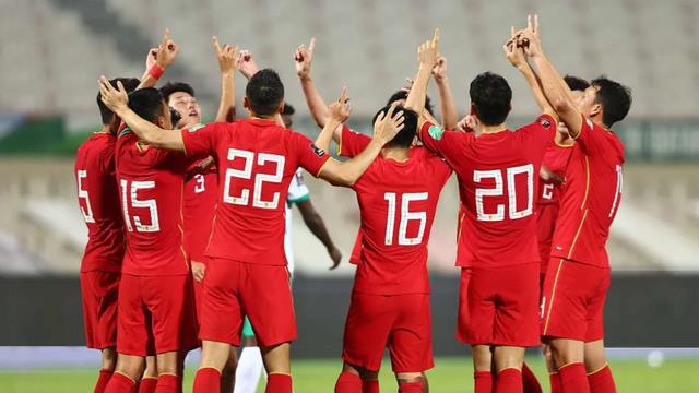 阿森纳|白国华曝内幕，国足12强惨败原因：拒斯科拉里+推特谢拉+弃归化！