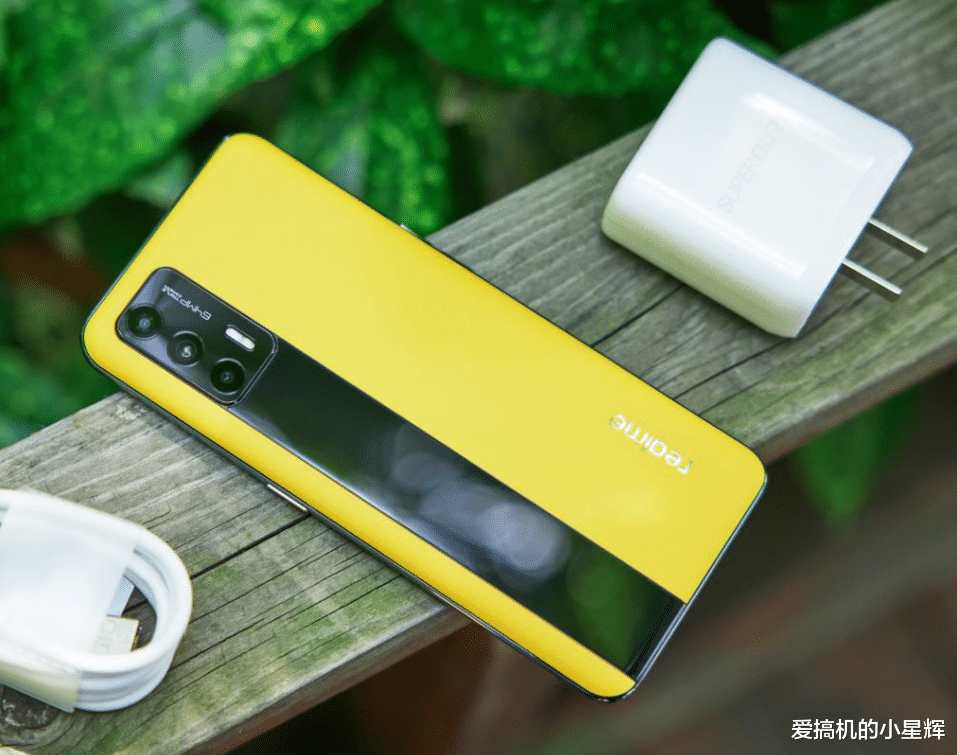 跑分|友商发力，72万跑分+12GB+256GB，跌至1699元，网友开始纠结了