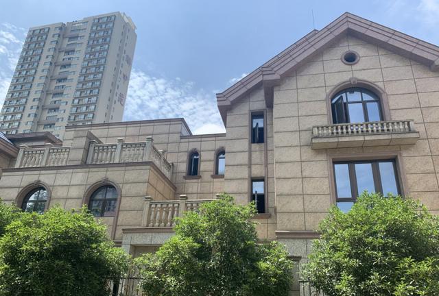 别墅|有钱任性?数十栋“东湖别墅”空置近10年,无人入住!