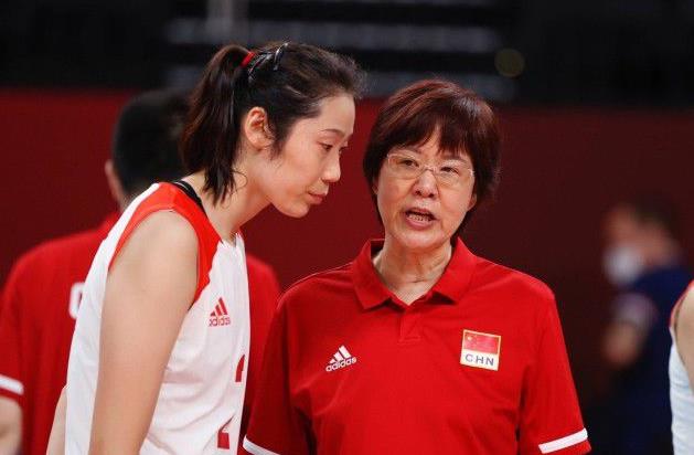 蔡斌|中国女排又1人离队！郎平旧将一个都不想留，蔡斌这一刀切太狠